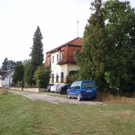 Pension Stara Skola Hrubá Skála Buitenkant foto